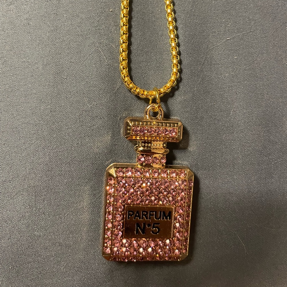 Perfume necklace NWOT
